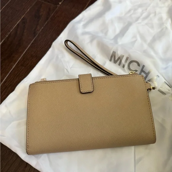 Michael Kors purse and wallet - Picture 12 of 16